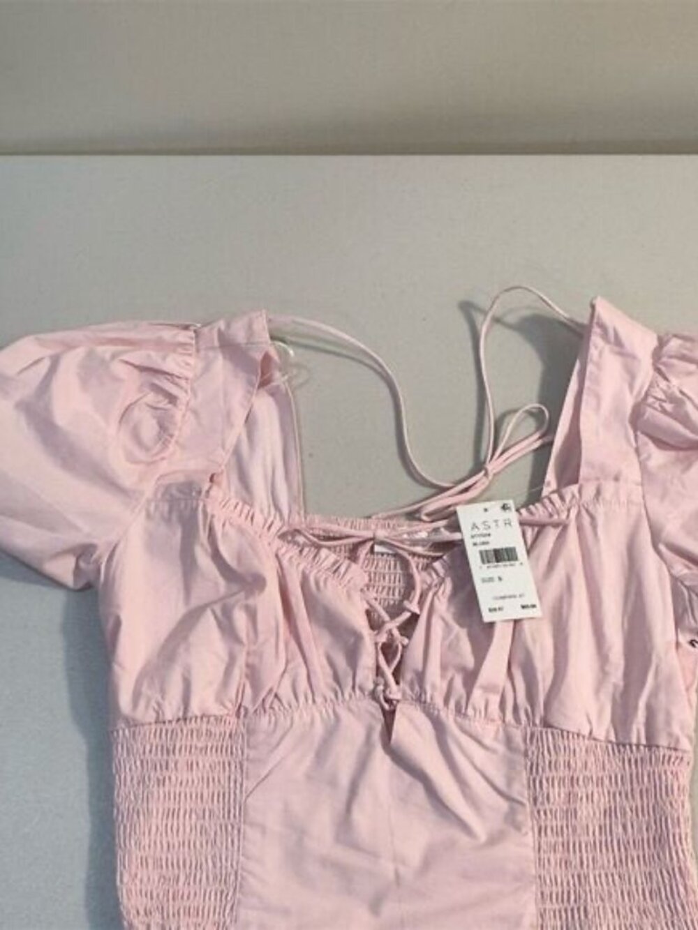 NWT ASTR The Label Women's Pink Puff Sleeve Smocked Blouse Size M - Picture 2 of 9